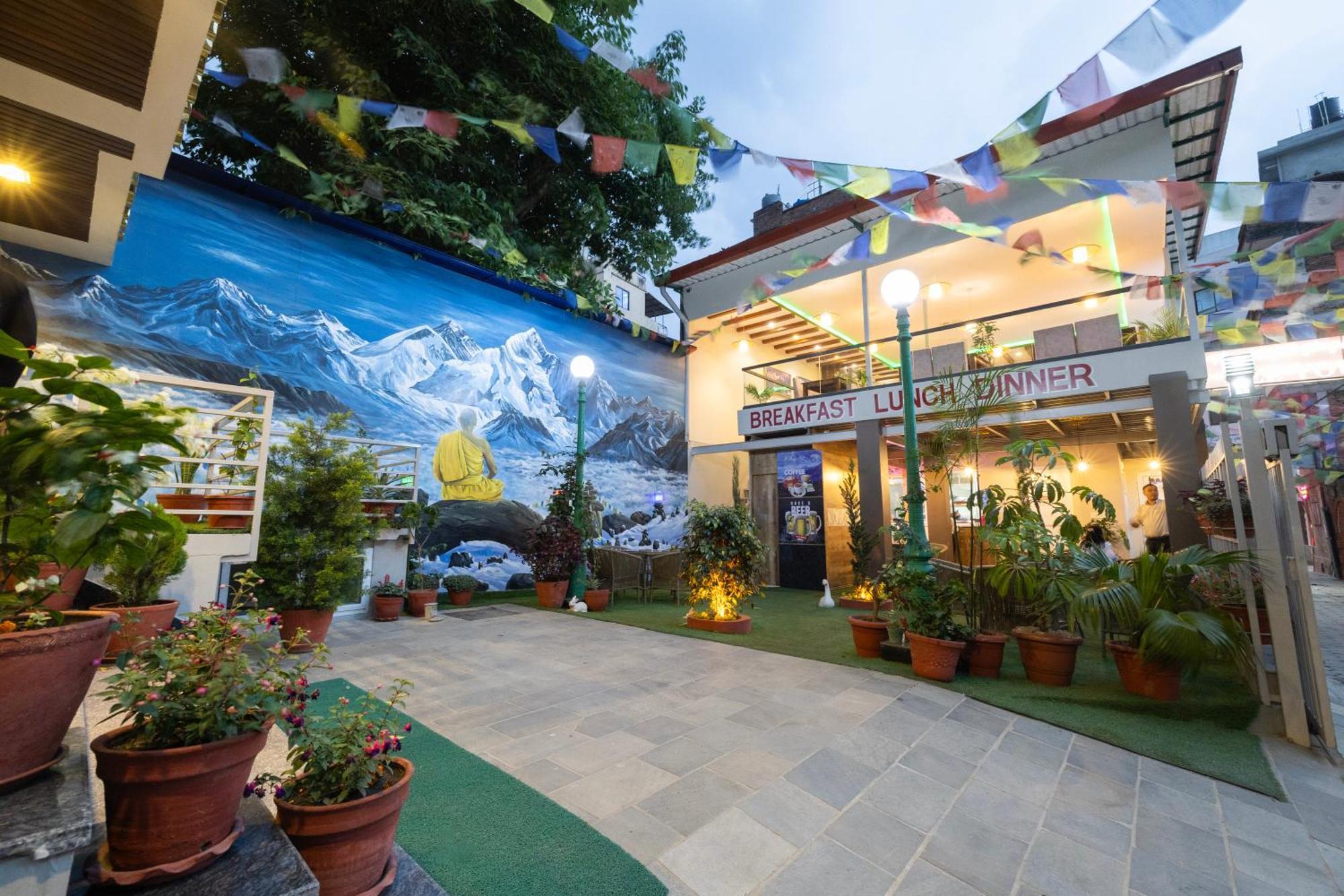 Divine Kathmandu Hotel Exterior foto